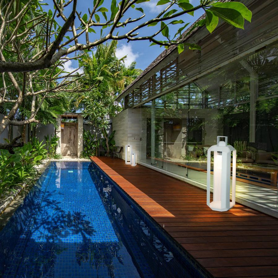 Contemporary Rechargeable Patio Floor Light | Battery Powered Lantern | Contardi Cube Outdoor