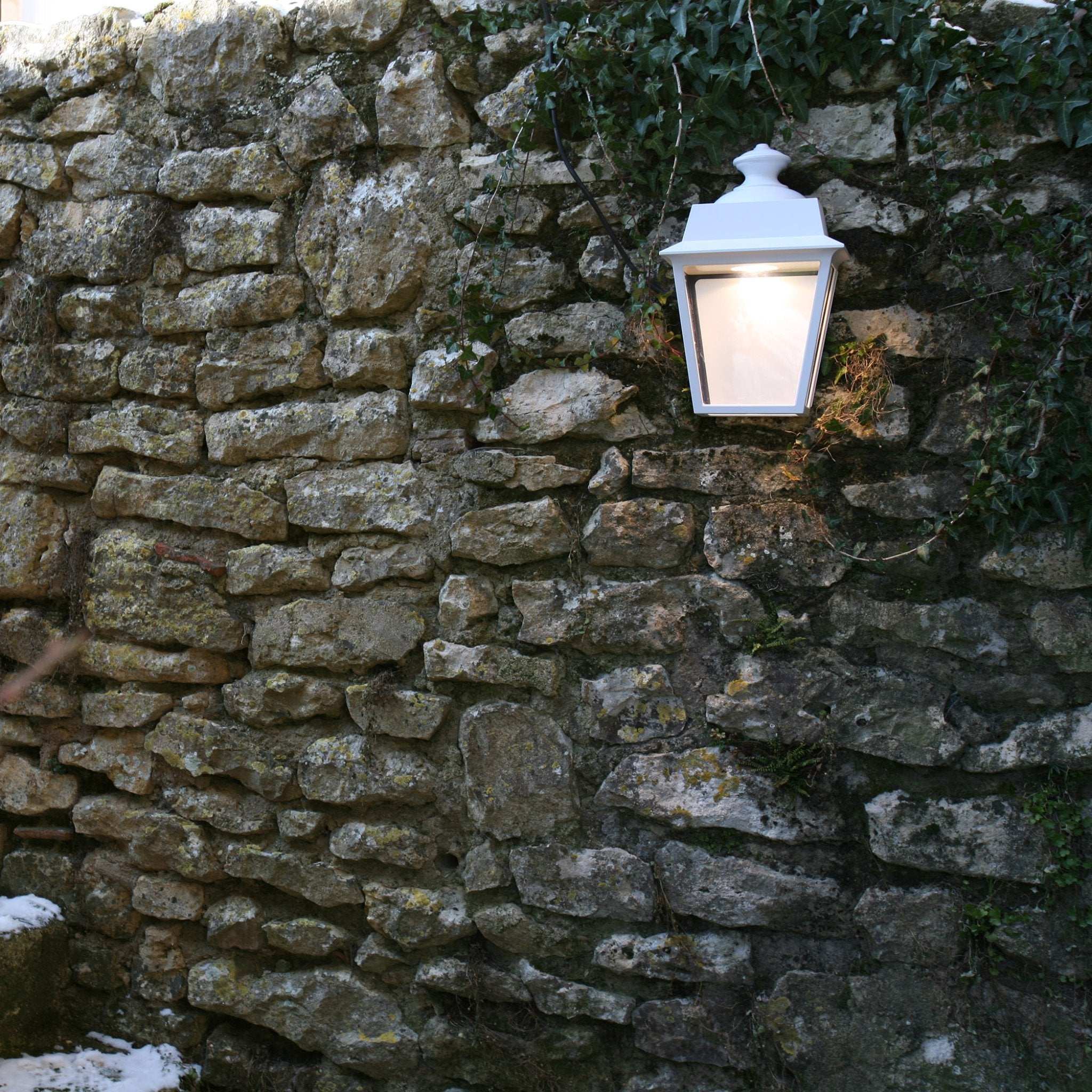 Traditional Metal Garden Wall Lantern IP65 | Roger Pradier Place des Vosges 1 Evolution M2