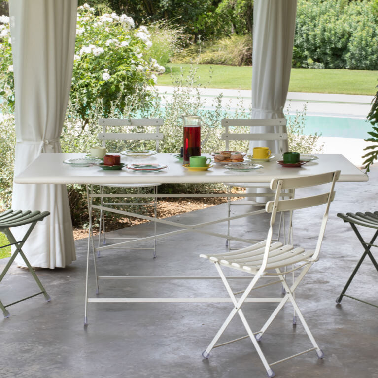 Garden Dining Set in White and Green Steel | Poolside Setup |  EMU Arc en Ciel