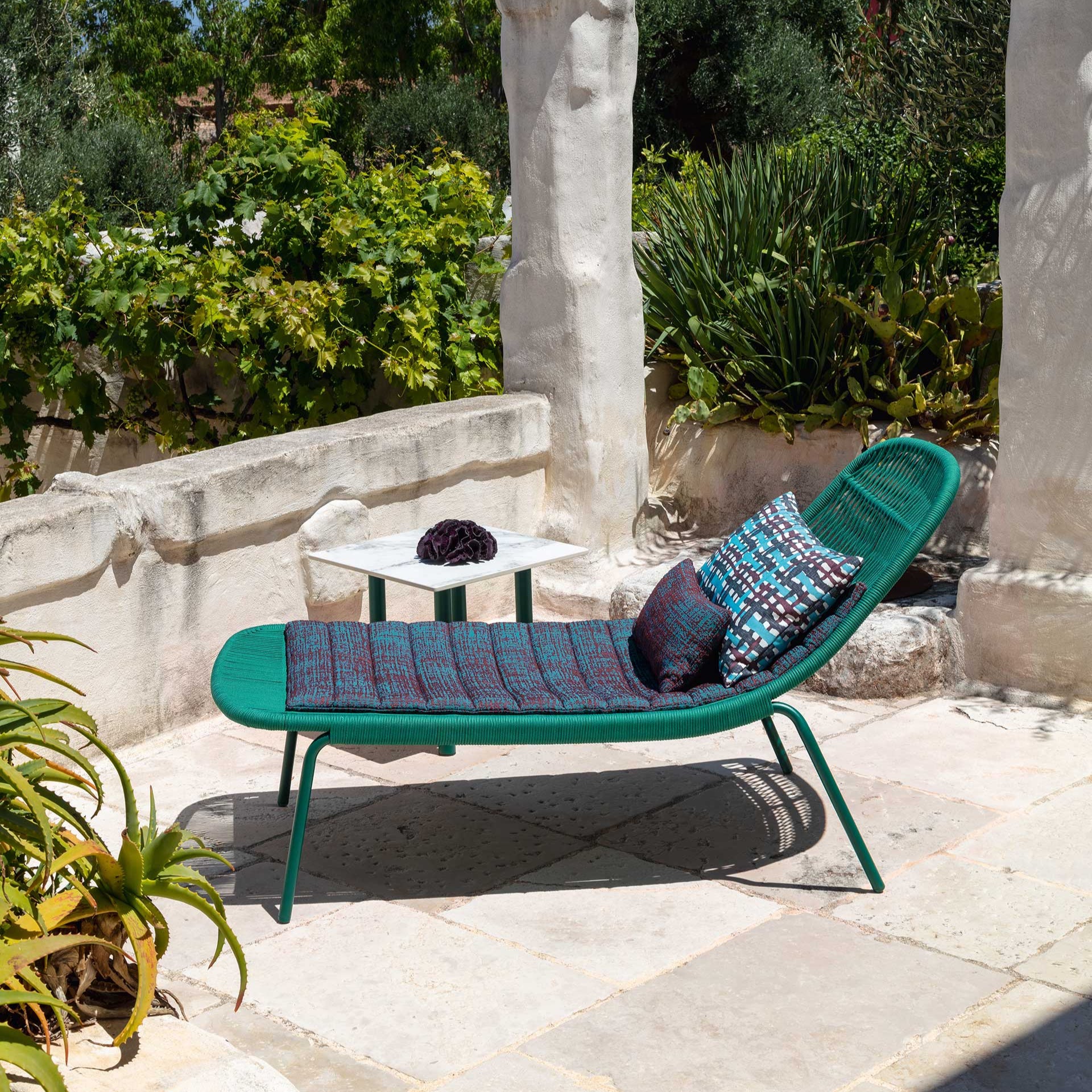 Contemporary Rope Garden Sunbed in Green with Decorative Pillows | Modern Outdoor Colourful Furniture | Sunbed for Sale UK | Talenti Panama