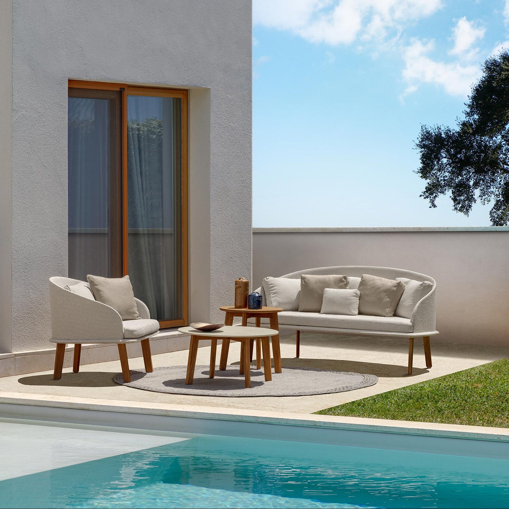 Luxury Outdoor Teak Lounge Armchair | Stylish Patio & Garden Seating | Weather-Resistant Cushions | Talenti CleoSoft
