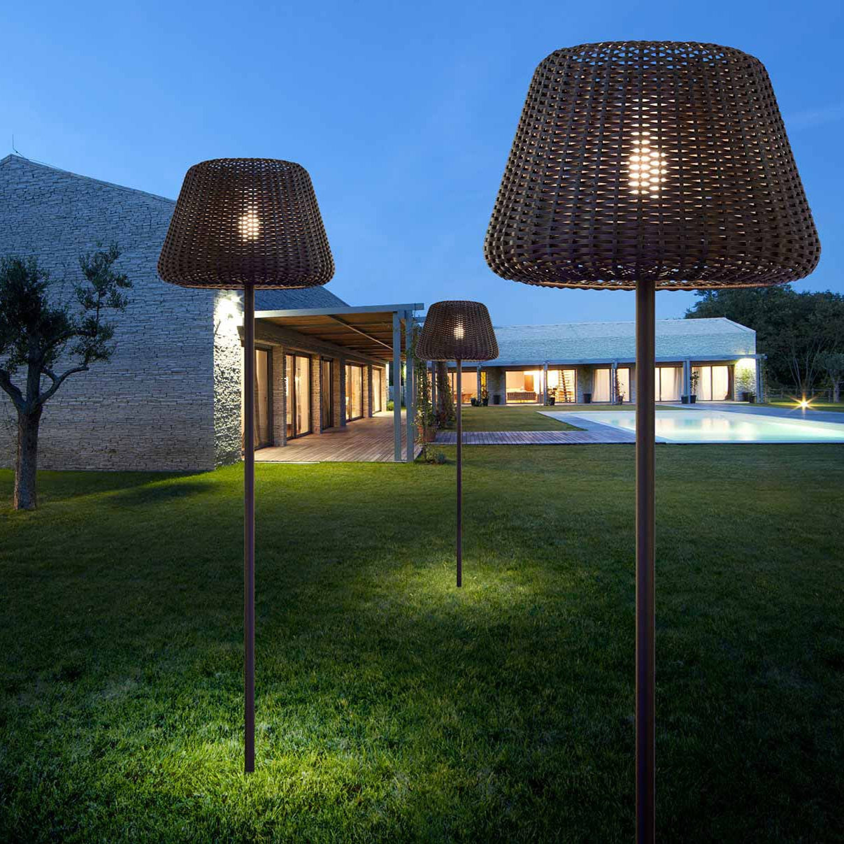 Outdoor Rattan Floor Light Illuminating Lawn and Poolside | LED Garden Light with Brown Frame | Panzeri RALPH
