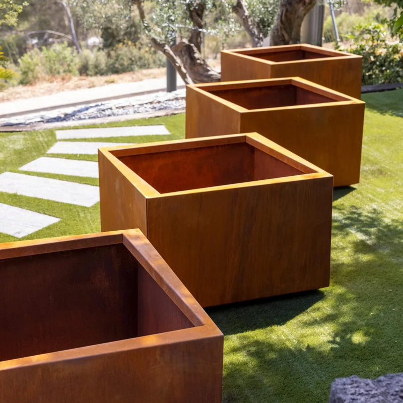 Modern Minimal Steel Garden Planter | Fesfoc Planter Kubik Small