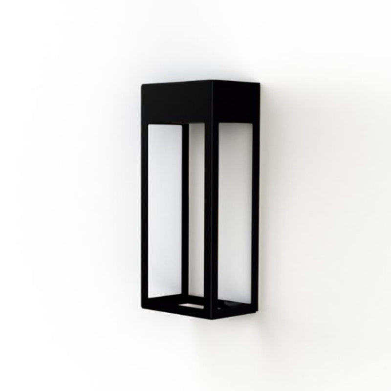 Contemporary Minimal Outdoor Wall Light IP65 | Roger Pradier Hogar M1