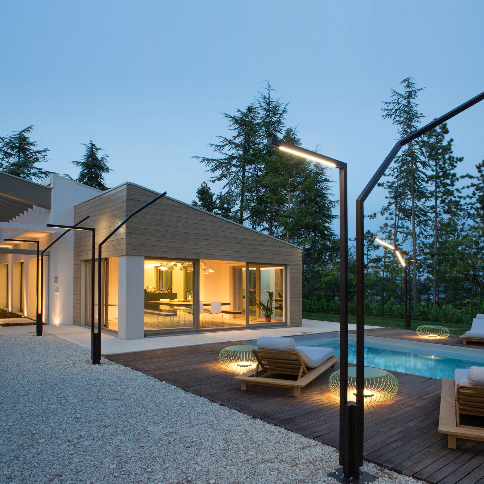 Contemporary Steel Exterior Post Lamp IP65 | Vibia Palo Alto 4539 4540