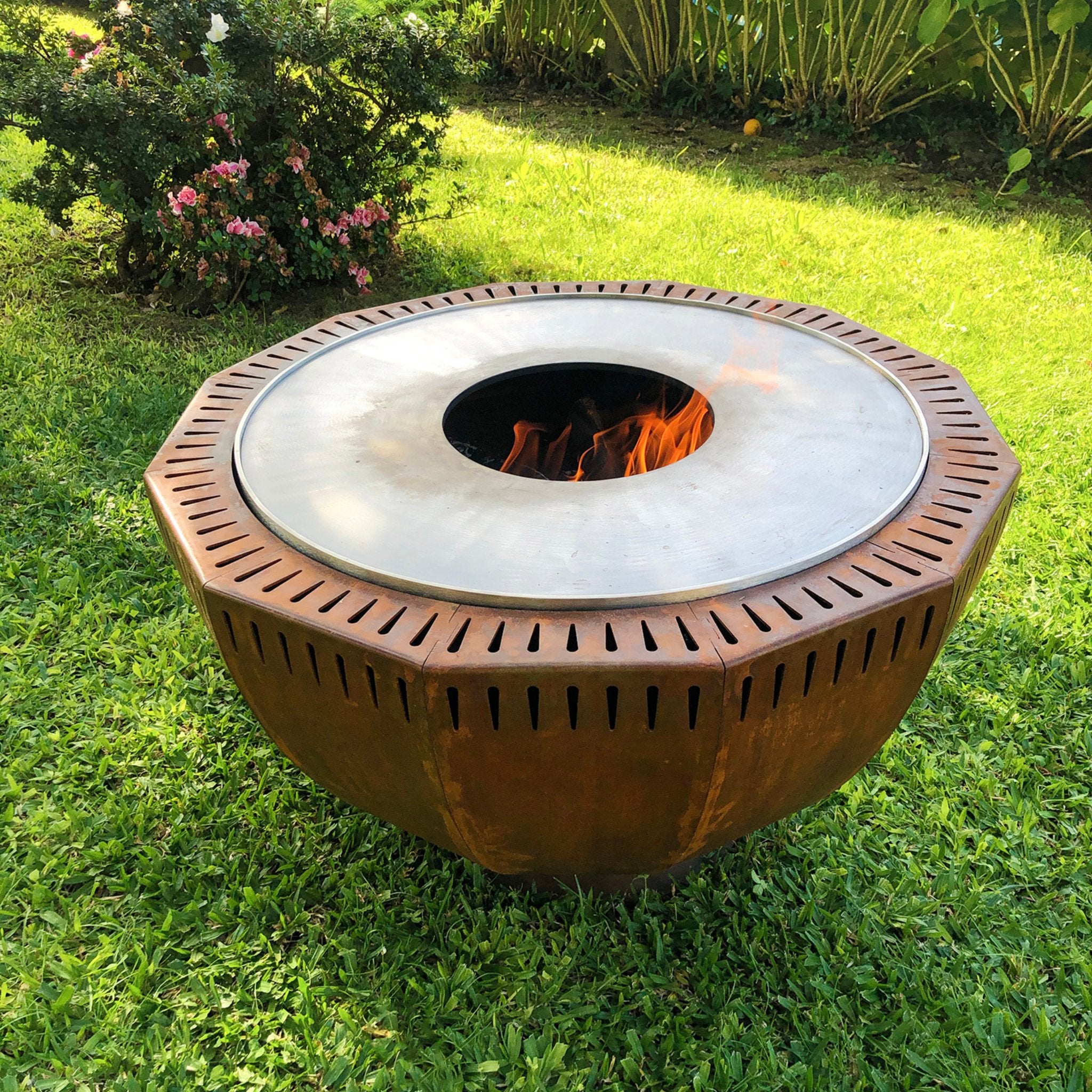 Large Corten Steel Outdoor Round Grill | Doze Plate Grill Carawela