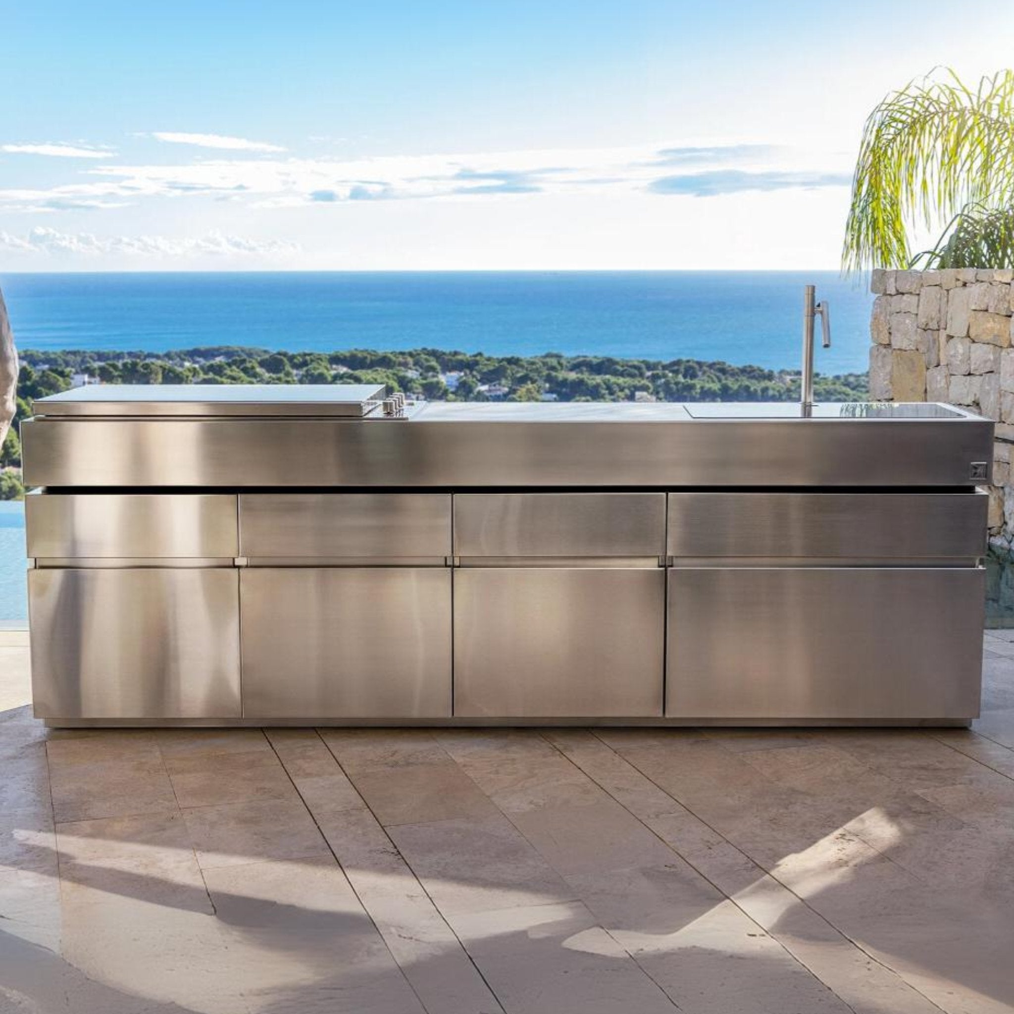 Luxury Black Granite Outdoor Gas Kitchen | Fesfoc Krakatoa Outdoor Kitchen