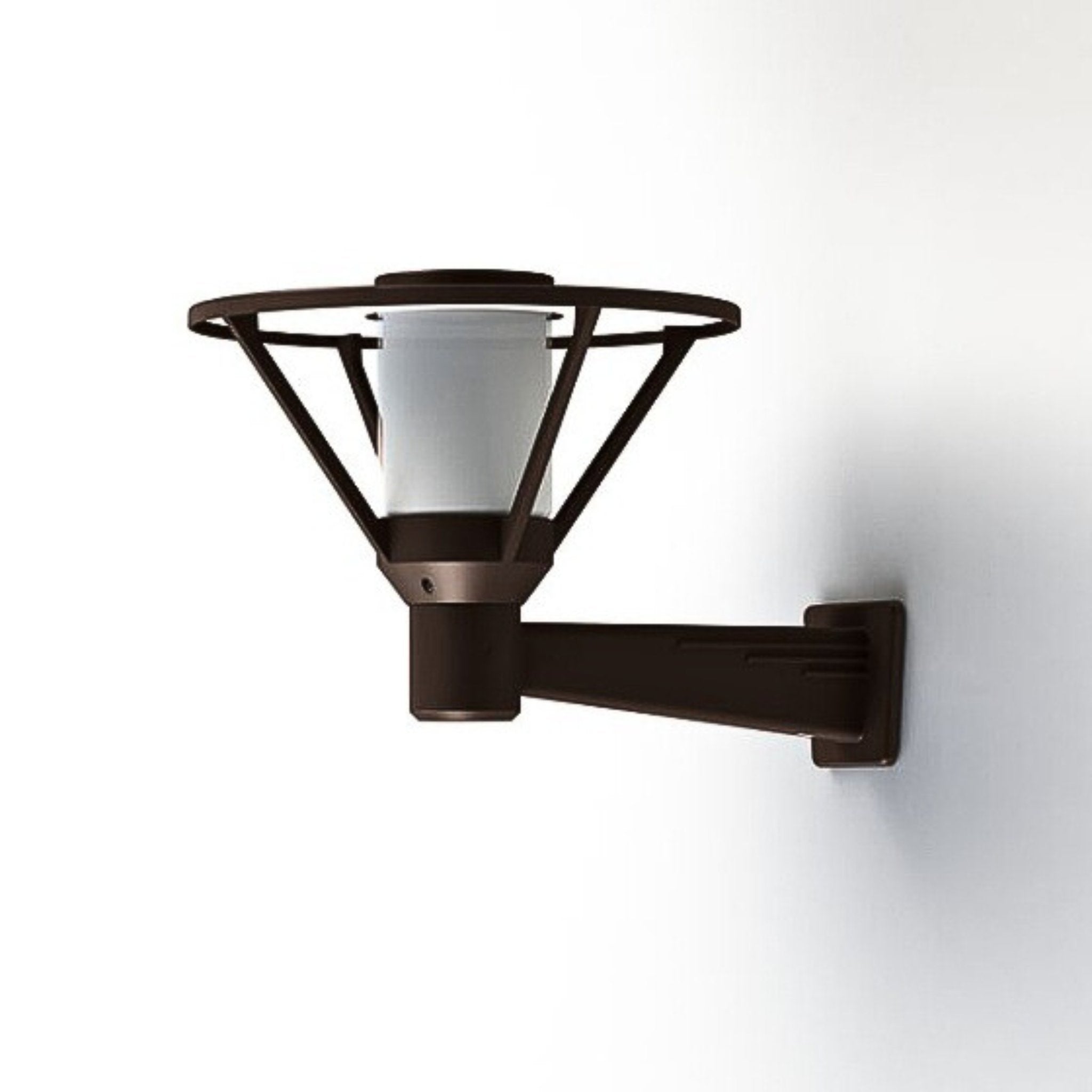 Nautical Outdoor Wall Light with Frosted Diffuser | Roger Pradier Bermude M1