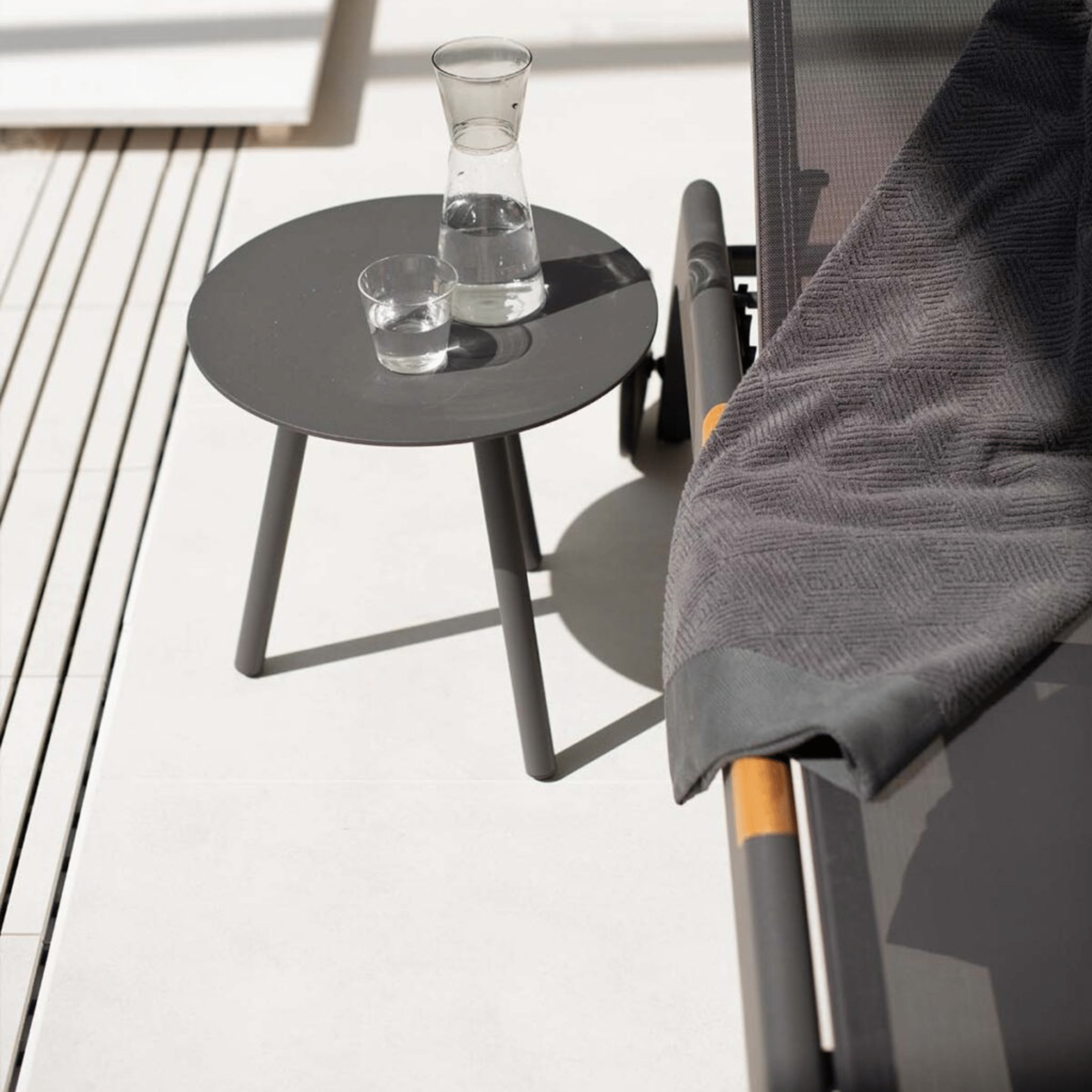 Weatherproof Aluminium Sun Lounger With Teak Details | Nevada Atmosphera Chaise Lounge PF.OUT.NV.LT