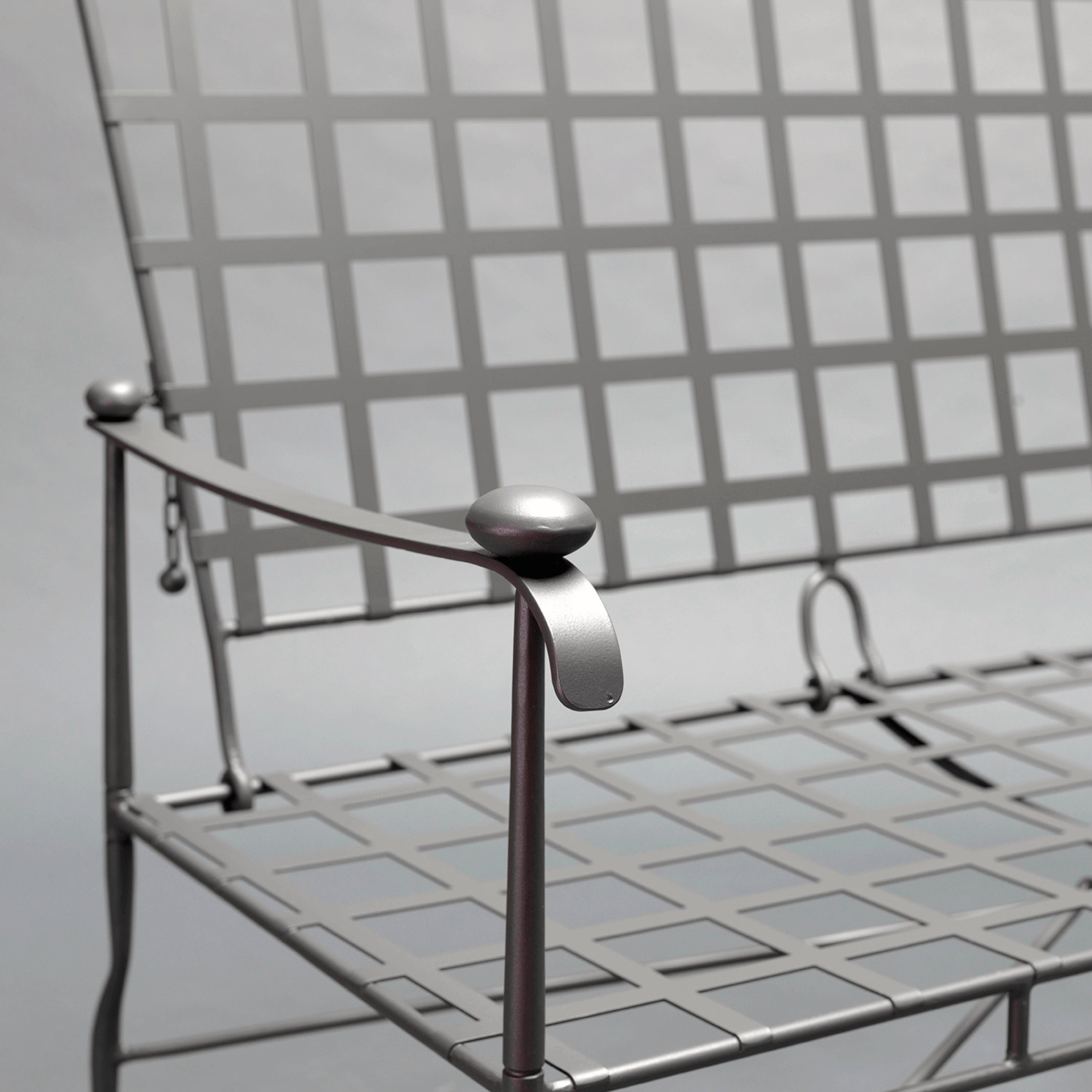 Detailed View of Classic Design Metal Patio Sofa Grid Structure | Officina Ciani | Premium Outdoor Decor