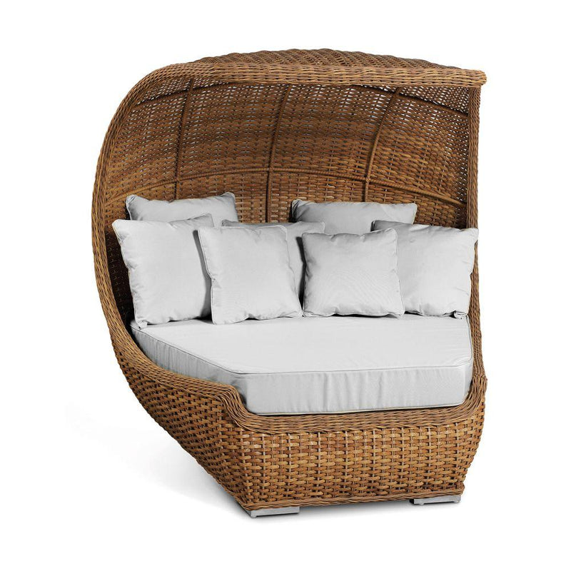 Shell Style Outdoor Rattan Daybed | simple outdoor woven shell sunbed | white beige